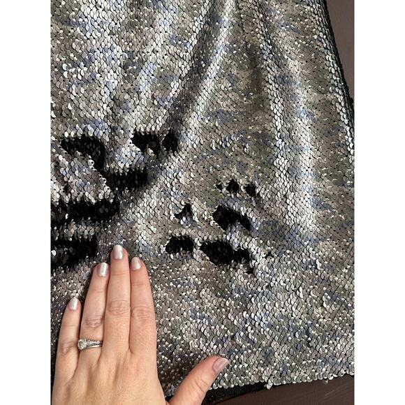 FREE People | FP One Camo Reversable Sequin Mini Skirt Silver black| Size 2 - Picture 4 of 8